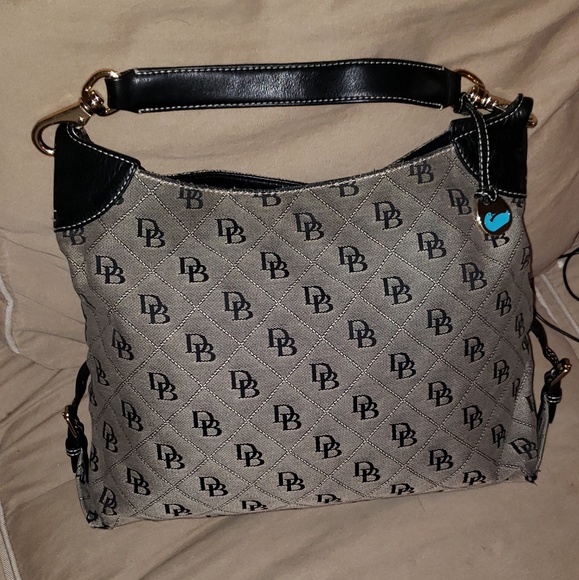 Dooney & Bourke Handbags - Authentic dooney & bourke bag